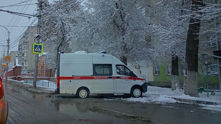 Третий рабочий, пострадавший в пожаре на балаковском заводе, остается в тяжелом состоянии Третий рабочий, пострадавший в пожаре на балаковском заводе, остается в тяжелом состоянии