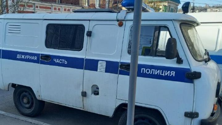 Саратовский рецидивист вымогал деньги с бывшей возлюбленной Саратовский рецидивист вымогал деньги с бывшей возлюбленной
