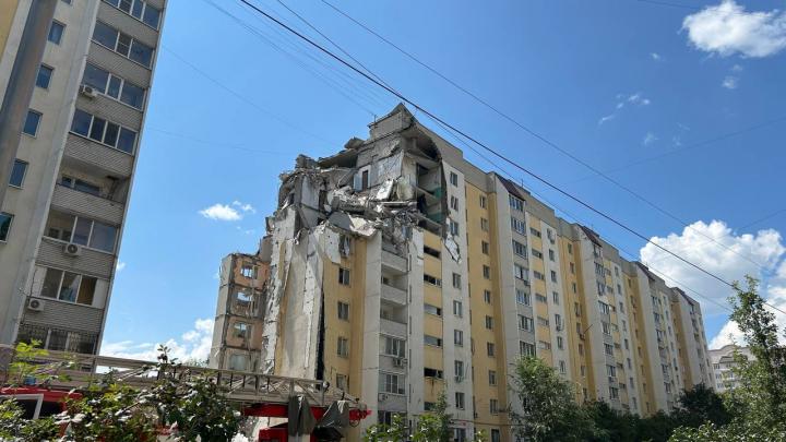 Бусаргин: спасатели на Блинова работают круглосуточно, жильцов расселят до проверки здания Бусаргин: спасатели на Блинова работают круглосуточно, жильцов расселят до проверки здания